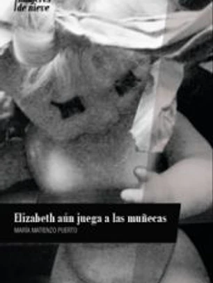 Elizabeth aún juega a las muñecas