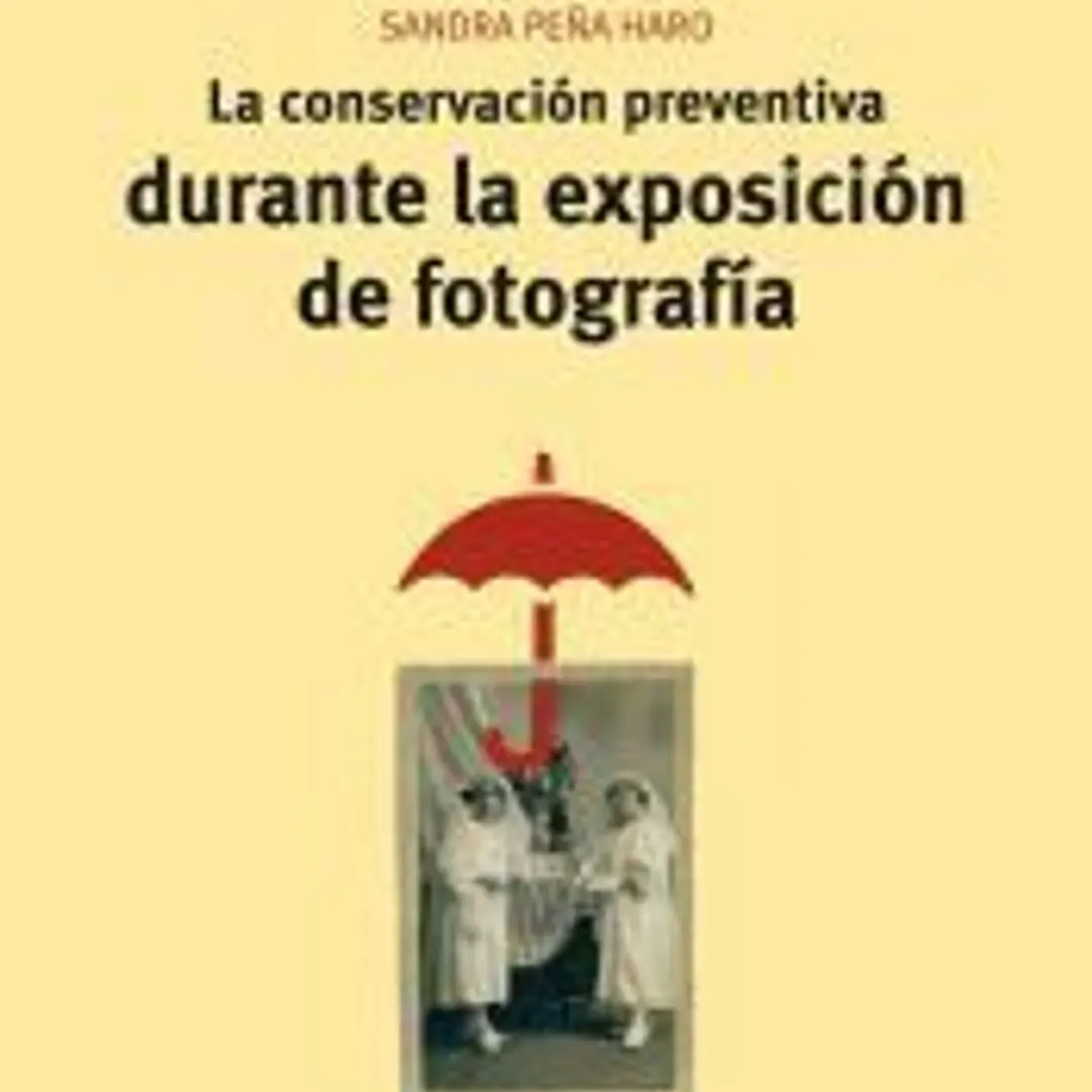 La conservación preventiva durante la exposición de fotografía 1