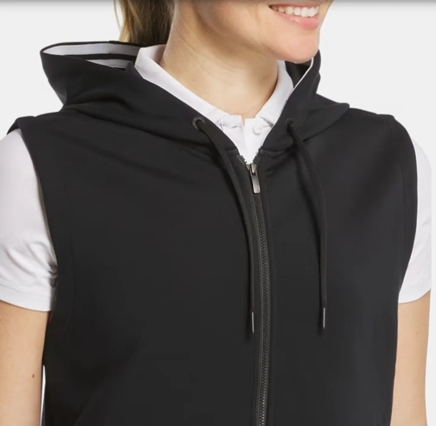 Poleron con gorro y cierre completo sin mangas negro  4