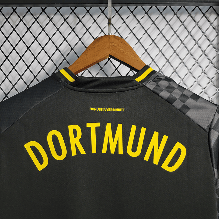 BORUSSIA DORTMUND AWAY 22-23 8