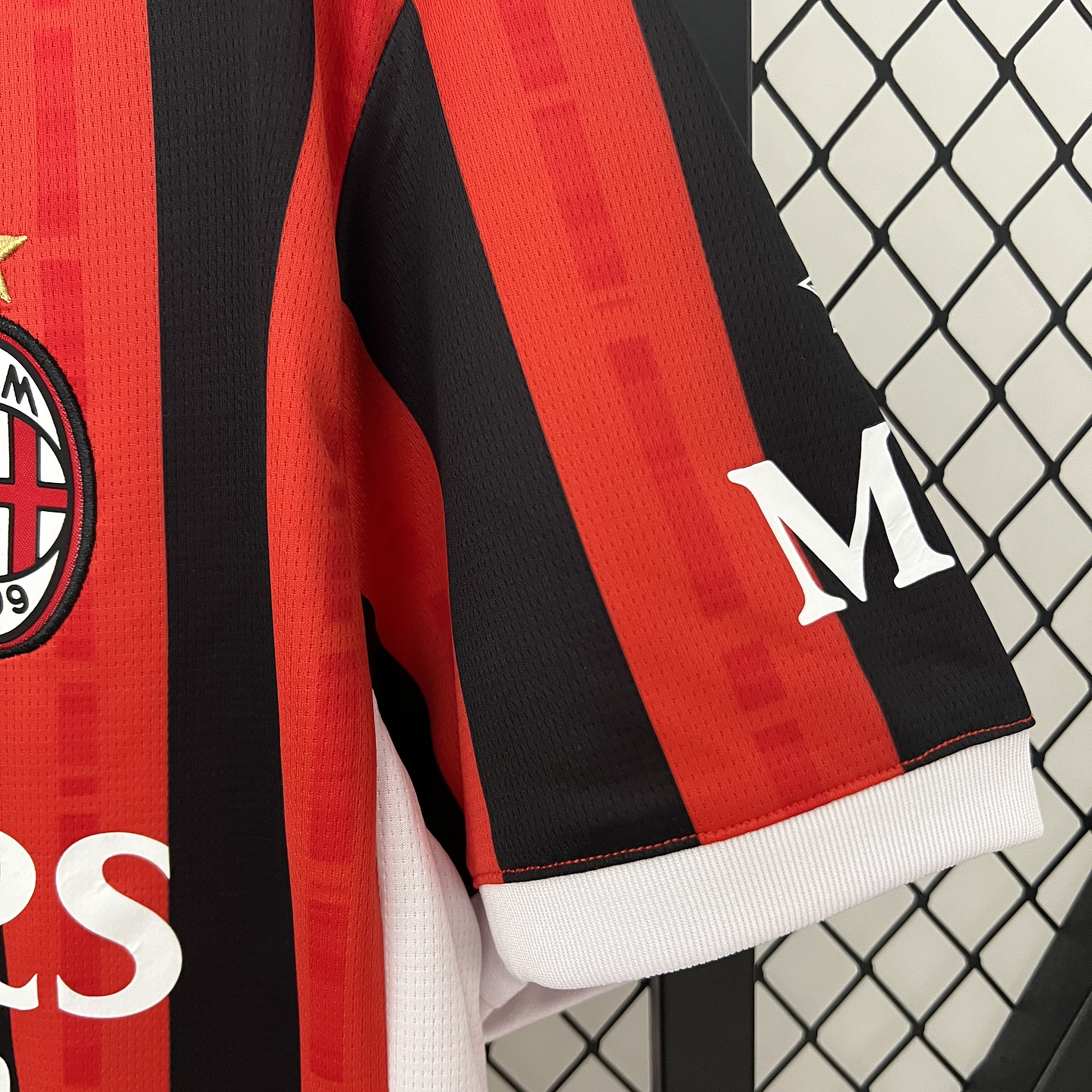 MILAN HOME 24/25 Vermelha e Preta 3