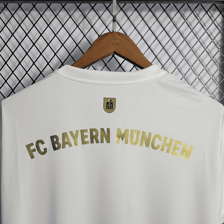 BAYERN AWAY 22-23 8