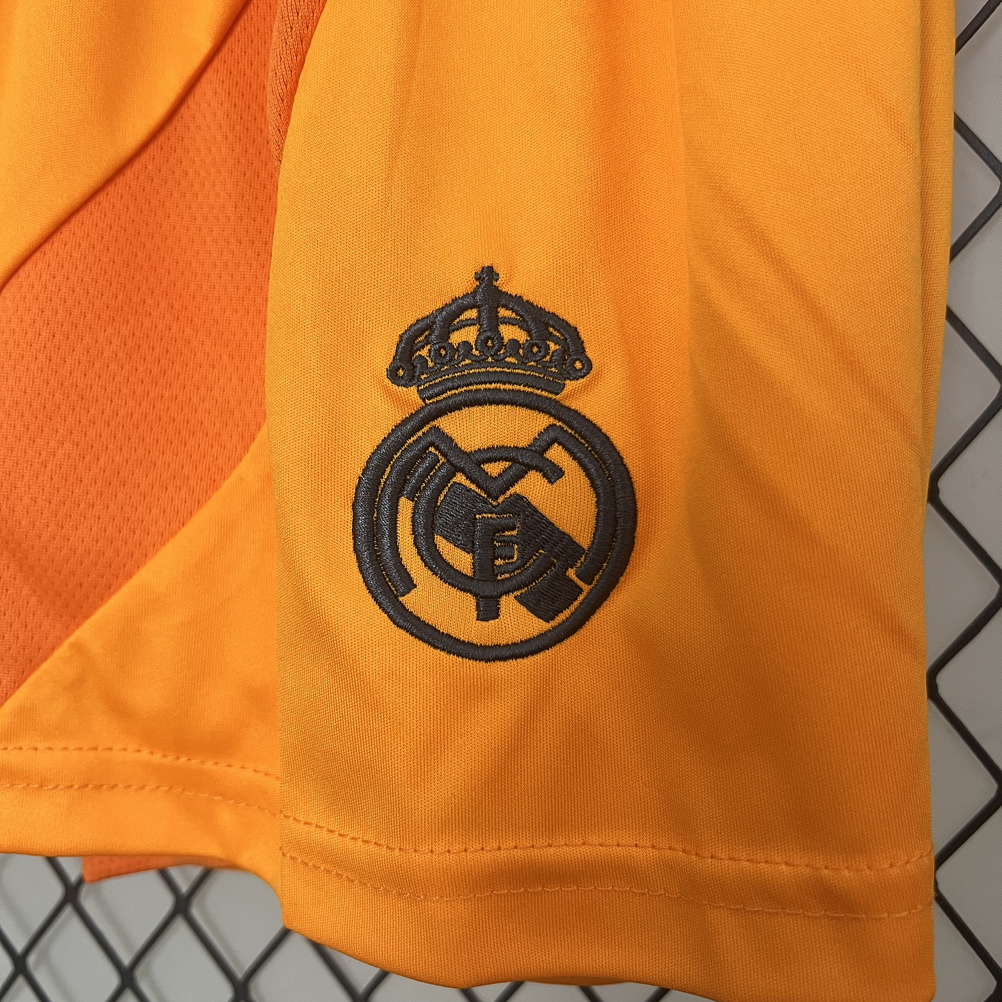 KIT CRIANÇA REAL MADRID AWAY 24-25 LARANJA 3