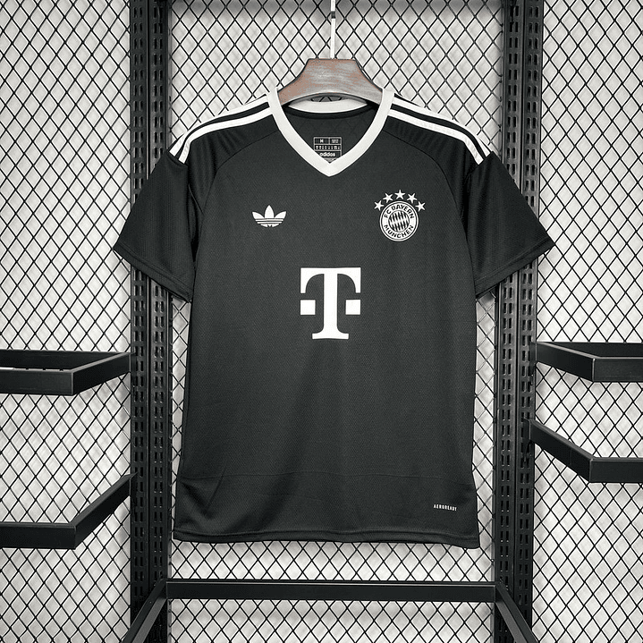 BAYERN DE MUNIQUE TRAINING KIT 24-25 PRETA 1