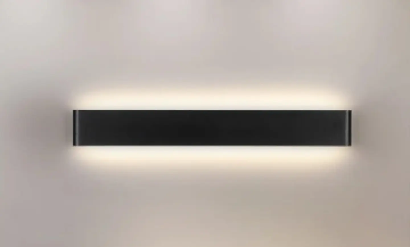 APLIQUE DE PARED NEGRO 61CM BLANCO CÁLIDO 8