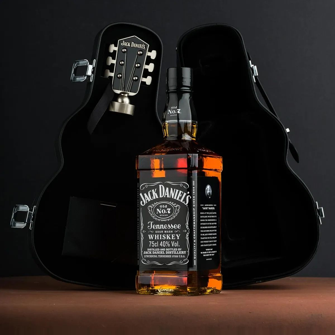 Pack Whisky Jack Daniel's Old N°7 750cc + Estuche Guitarra 2