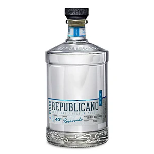 Pisco Republicano Moscatel Triple Destilado 40° 750cc