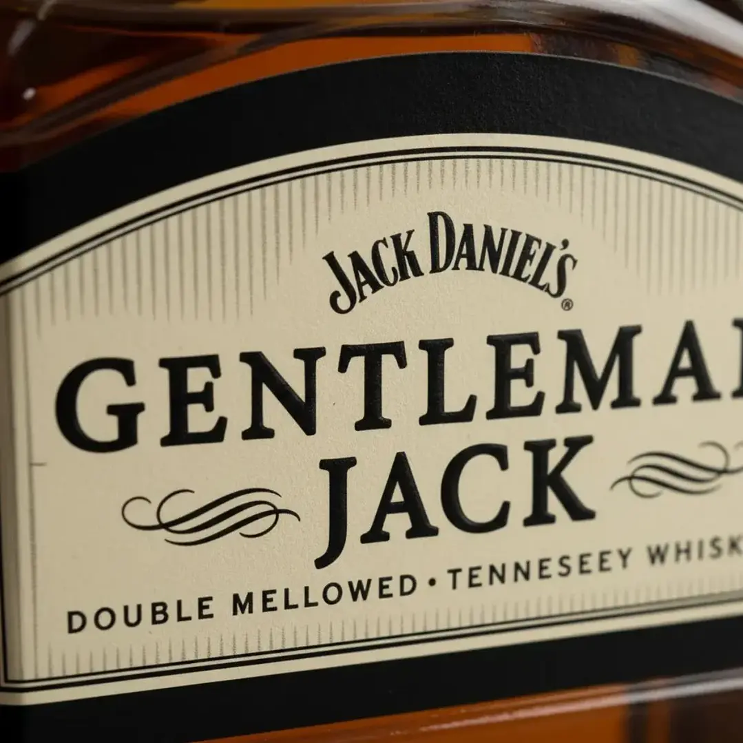 Pack Gentleman Jack 750cc + 2 Vasos Exclusivos - Regalo Ideal 5