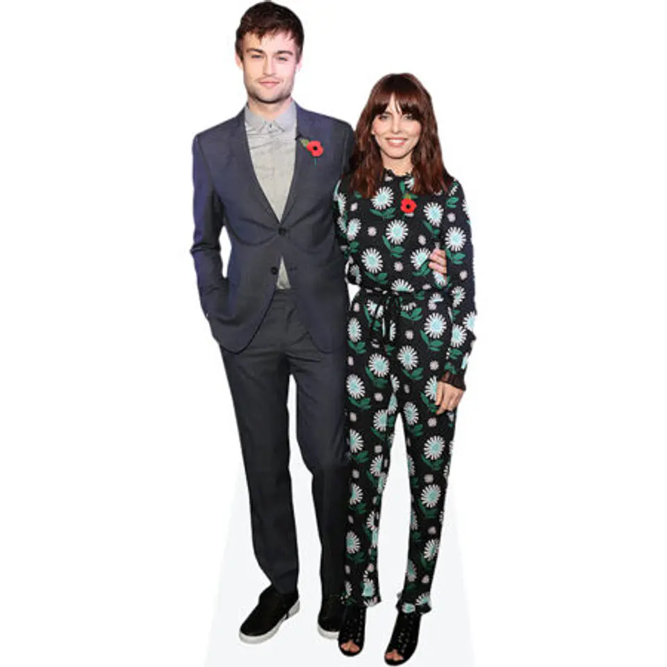 Douglas Booth And Ophelia Lovibond 1