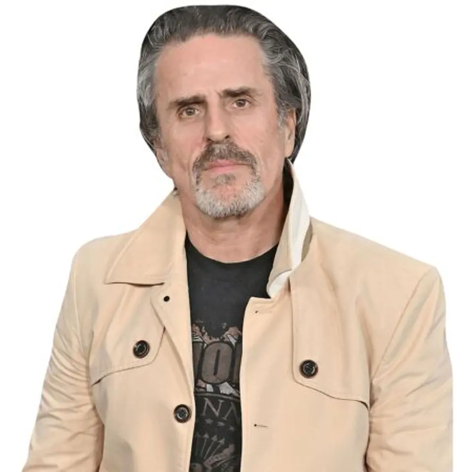 Con O'Neill (Tan Coat) 1