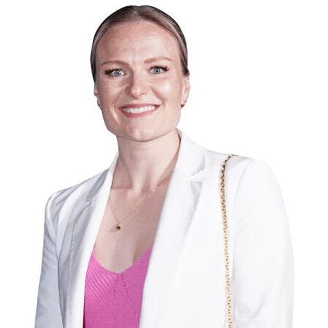Hollie Pearne Webb (Blazer)