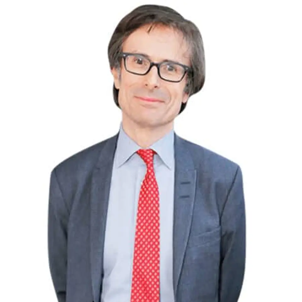 Robert Peston (Suit) 1