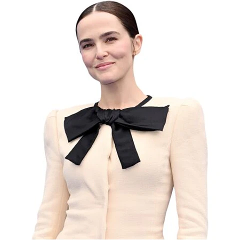 Zoey Deutch (Bow)