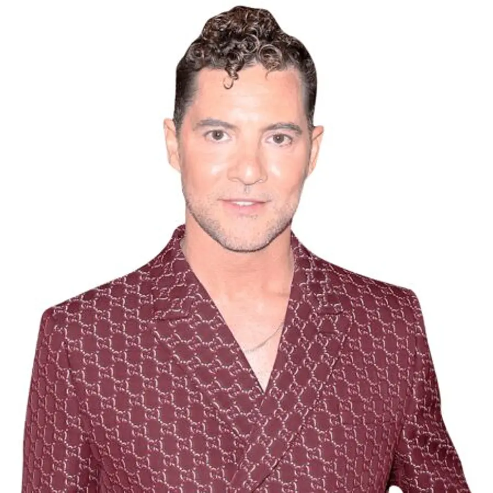 David Bisbal Ferre (Pose) 1