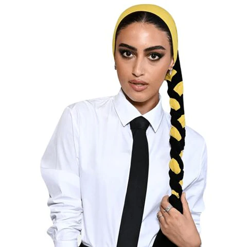 Yara Alnamlah (Pose)
