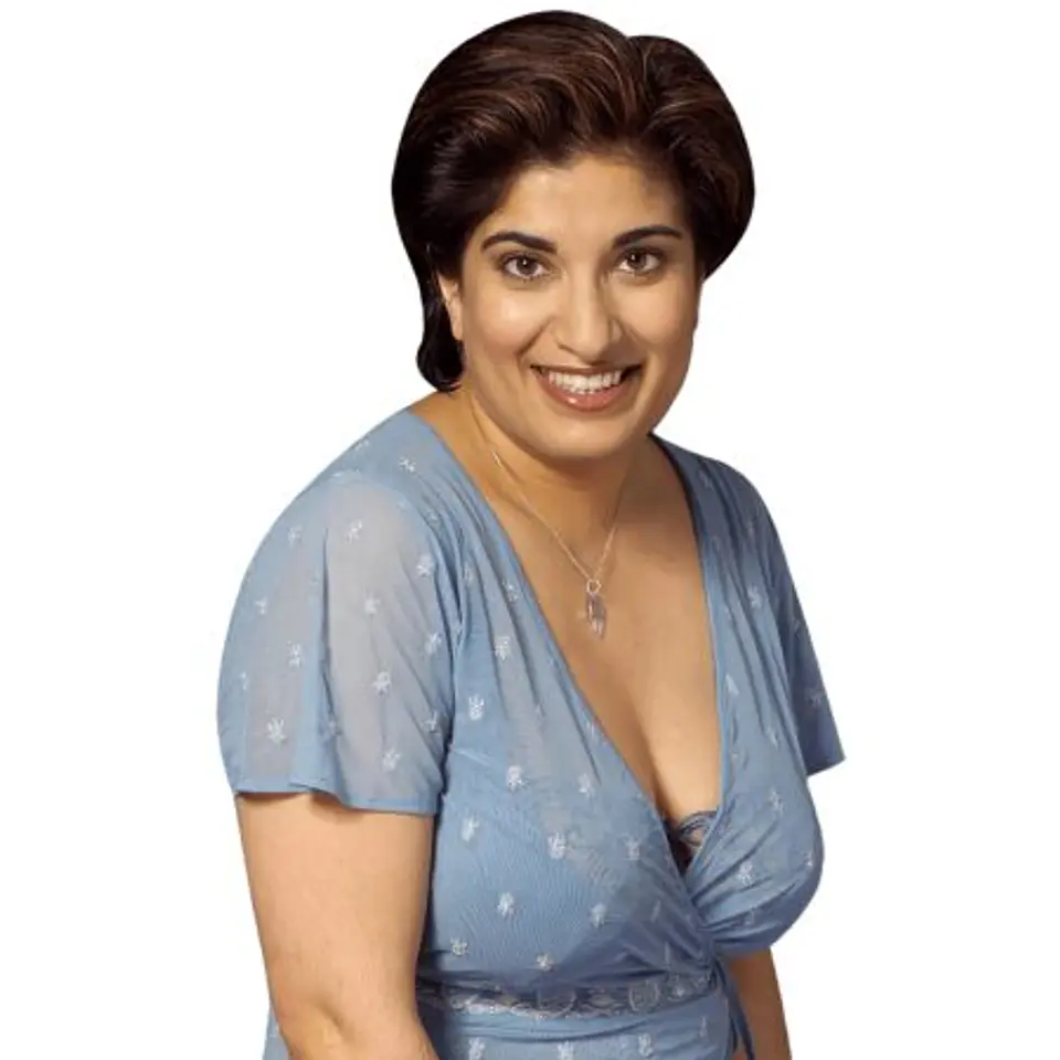 Mina Anwar (Pose) 1