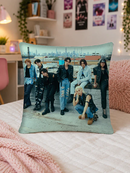 Cojin Stray Kids Avatars 40x40 cms Fullprint Stray Kids Grafimax 1