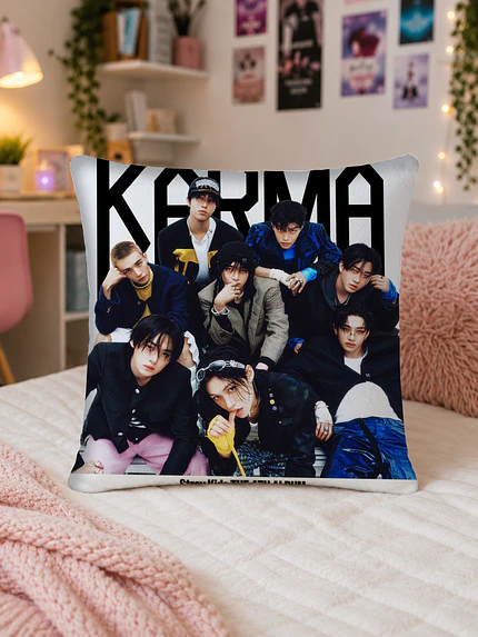 Cojin Stray Kids Karma 40x40 cms Fullprint Stray Kids Grafimax 1