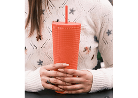 VASO PARA BEBIDAS FRÍAS DE PLÁSTICO ACABADO SOFT TOUCH CON DISEÑO GRID, DE 24 OZ (710 ML)