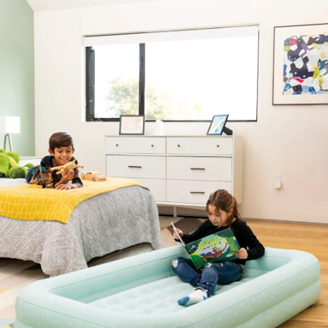 COLCHÓN INFLABLE INTEX 1 PLAZA NIÑO 107X168X25 CM KIDZ TRAVEL GRIS 9