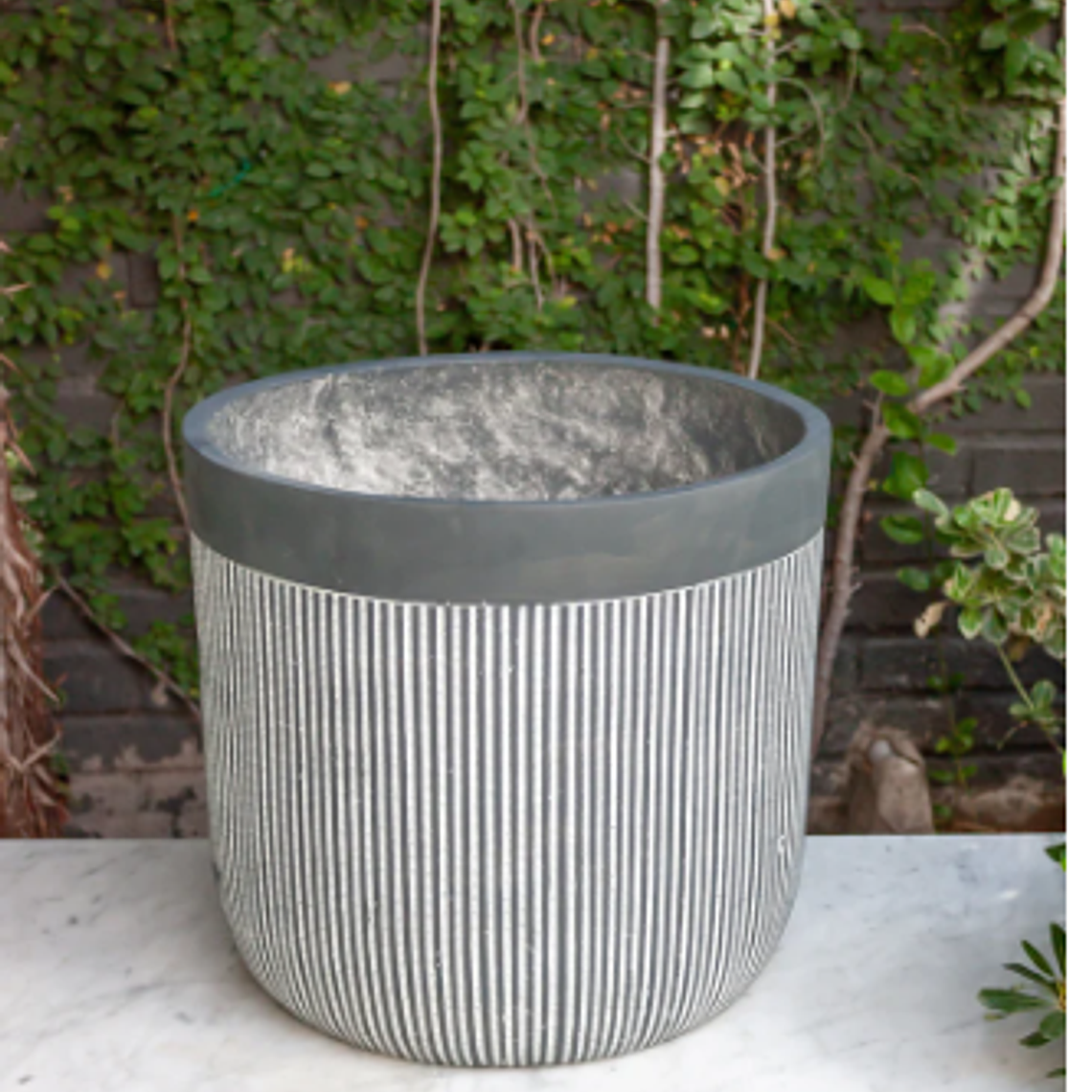 CAIRO 34X34 BLANCO (MACETERO DE FIBRA DE VIDRIO L) 1