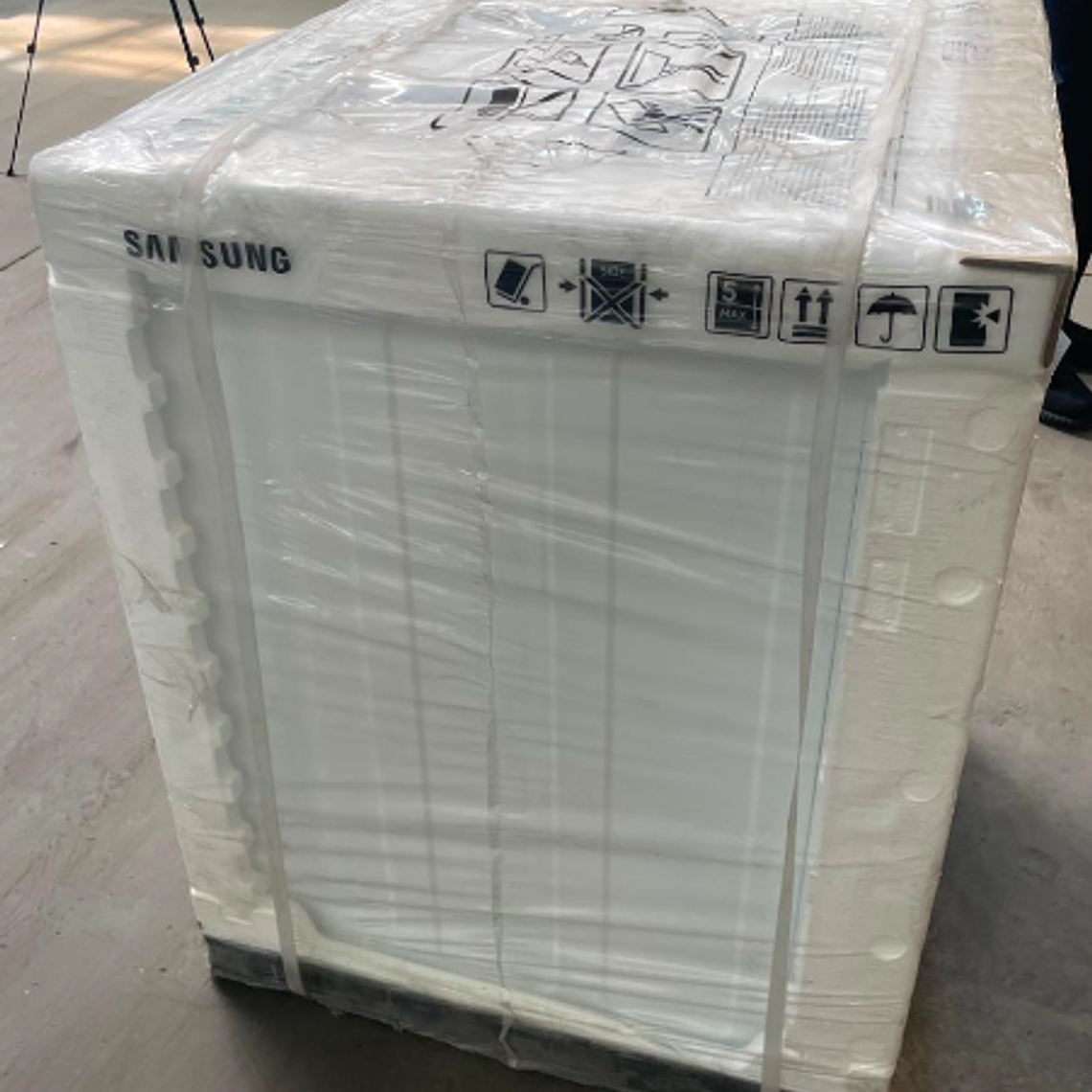 LAVADORA SECADORA FRONTAL 12.5/7 KG CON IA WD12T704DBH/Z / ABOLLADA LEVE PARTE TRASERA  - EMBALAJE DANADO 8