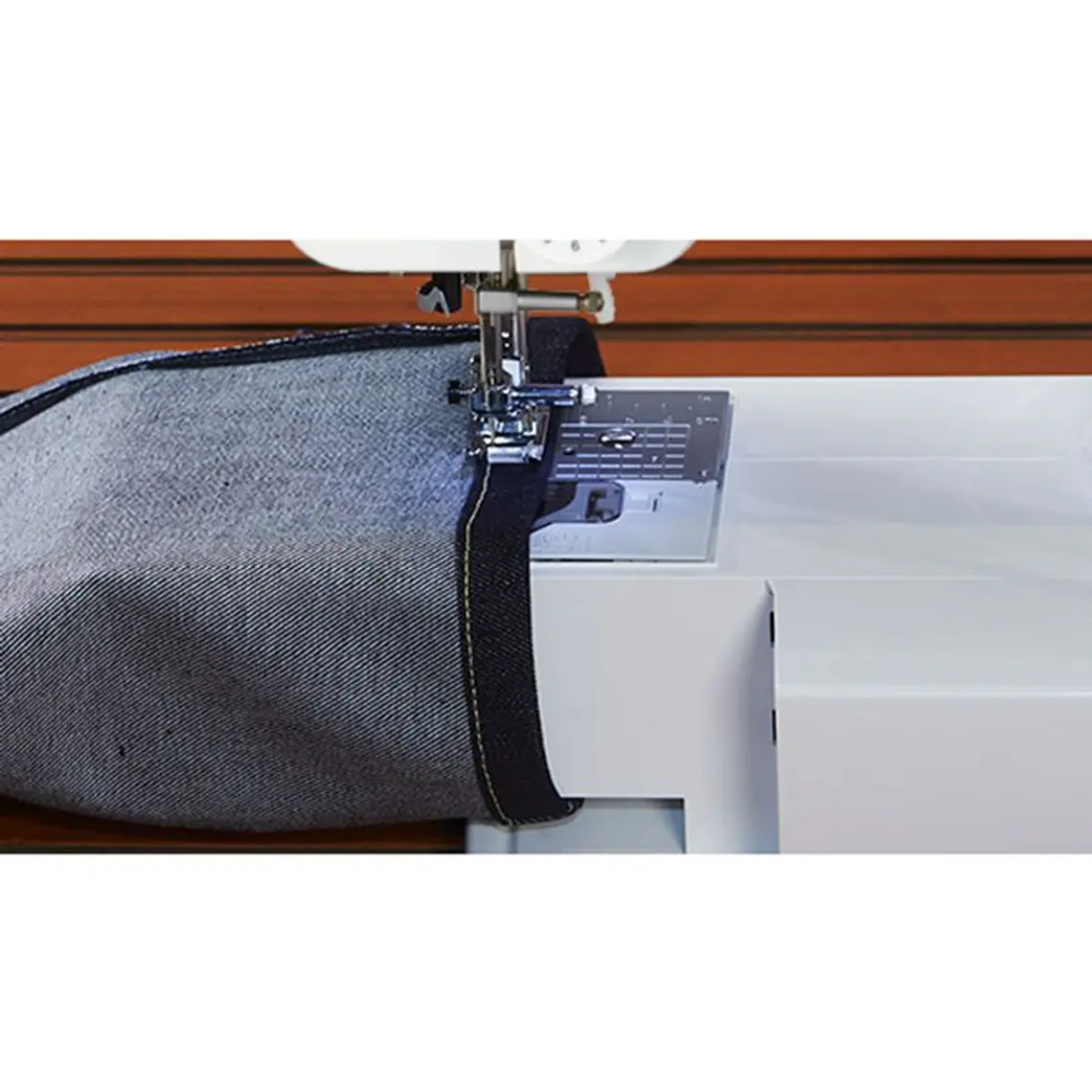 MÁQUINA DE COSER DOMÉSTICA JS2135 / EMBALAJE DAÑADO 4