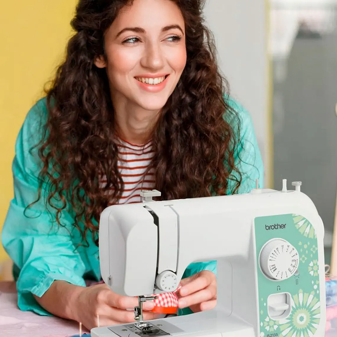 MÁQUINA DE COSER DOMÉSTICA JS2135 / EMBALAJE DAÑADO 5