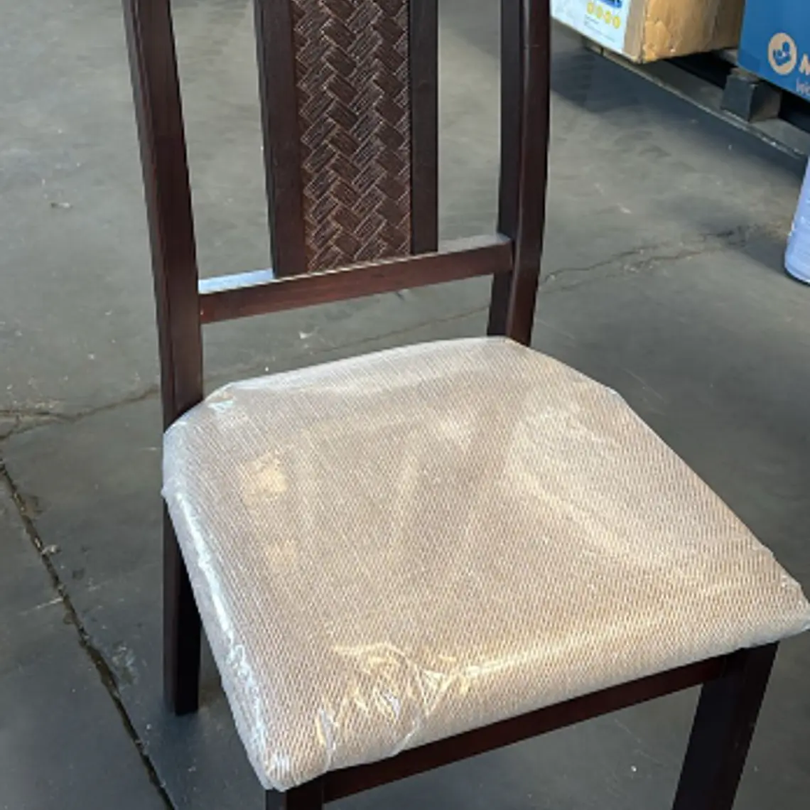 PAR SILLA NEW MALAGA CHOCOLATE / PIQUETE EN LA PARTE INFERIOR DE LA SILLA - EMBALAJE DAÑADO 8