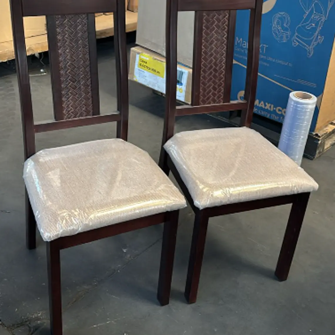 PAR SILLA NEW MALAGA CHOCOLATE / PIQUETE EN LA PARTE INFERIOR DE LA SILLA - EMBALAJE DAÑADO 9