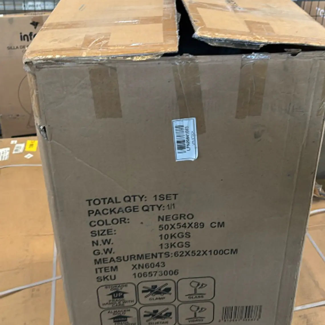 PACK 2 SILLAS DANUBIO NEGRO / PIQUETES LEVES EN EL BORDE FRONTAL DE UNA SILLA - EMBALAJE DAÑADO 8