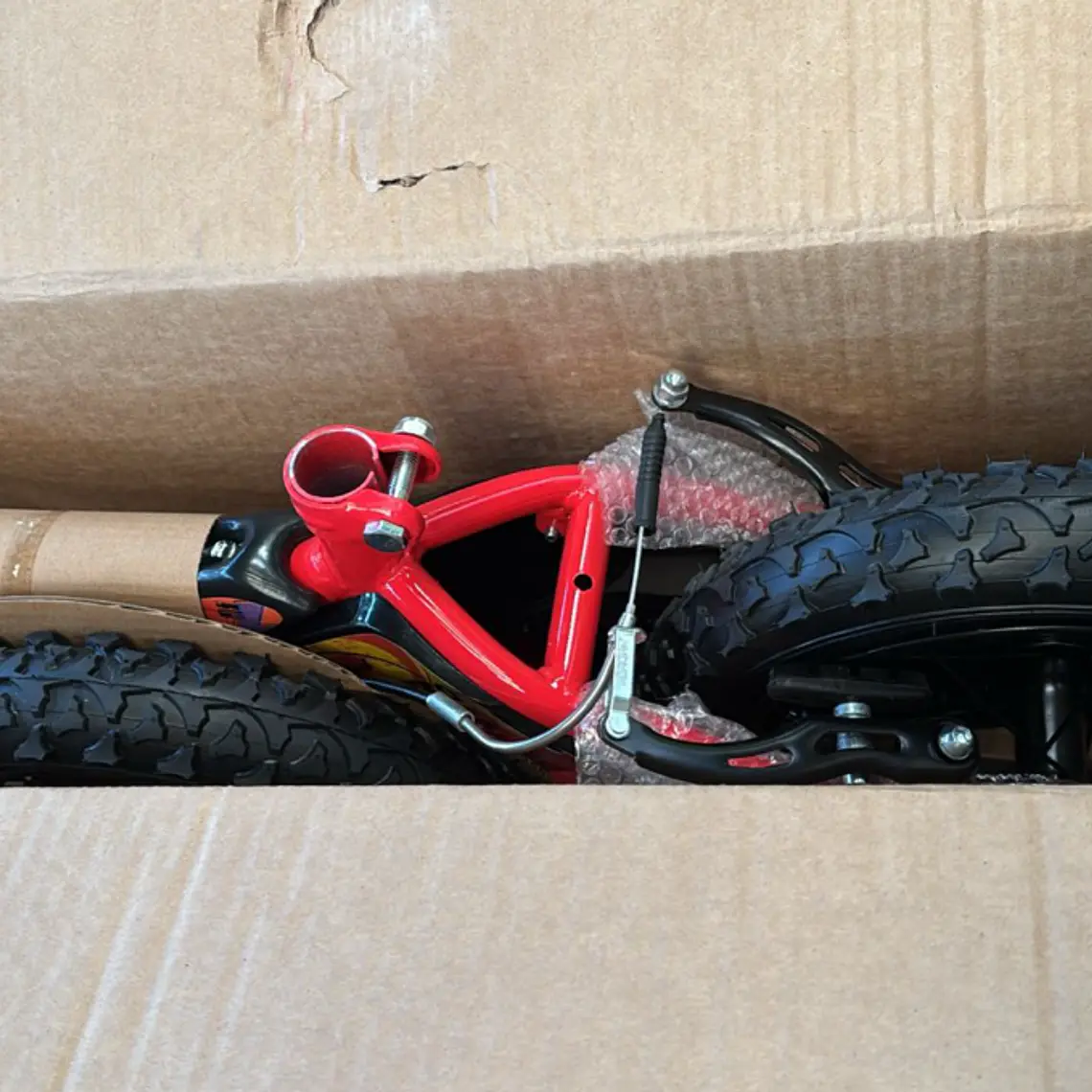 BICICLETA INFANTIL CARS ARO 12' / DETALLES MÍNIMOS EN EL MARCO  - EMBALAJE DAÑADO 5