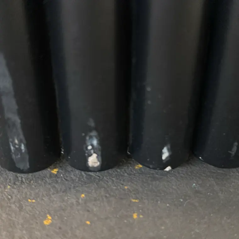 MESA COMEDOR ISMA 100X220 CM / PEQUENO PIQUETE EN EL BORDE DE LAS PATAS - EMBALAJE DAÑADO 9