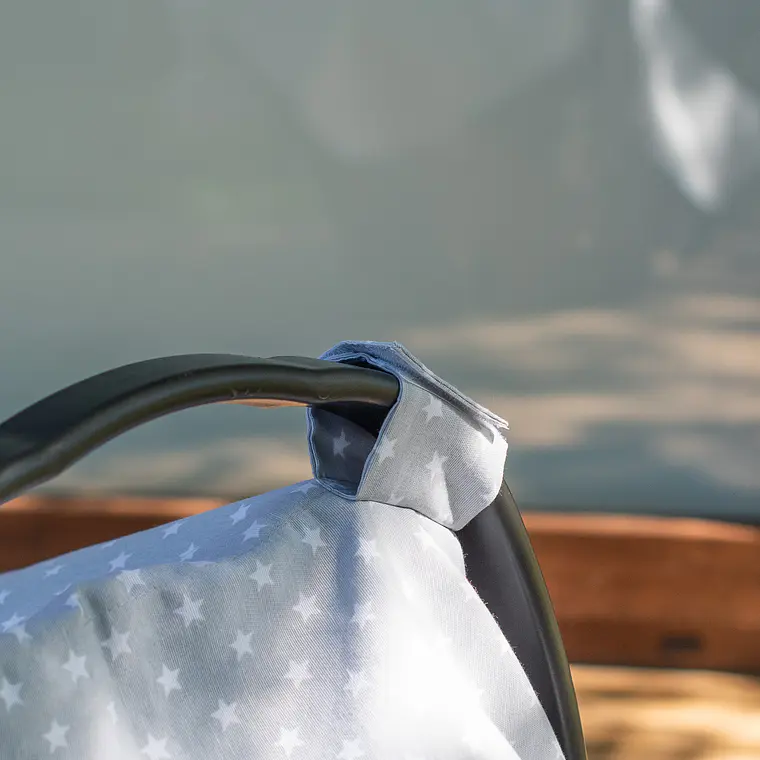 CUBRE HUEVO DE LONA GRIS ESTRELLAS / ORILLA GRIS 3