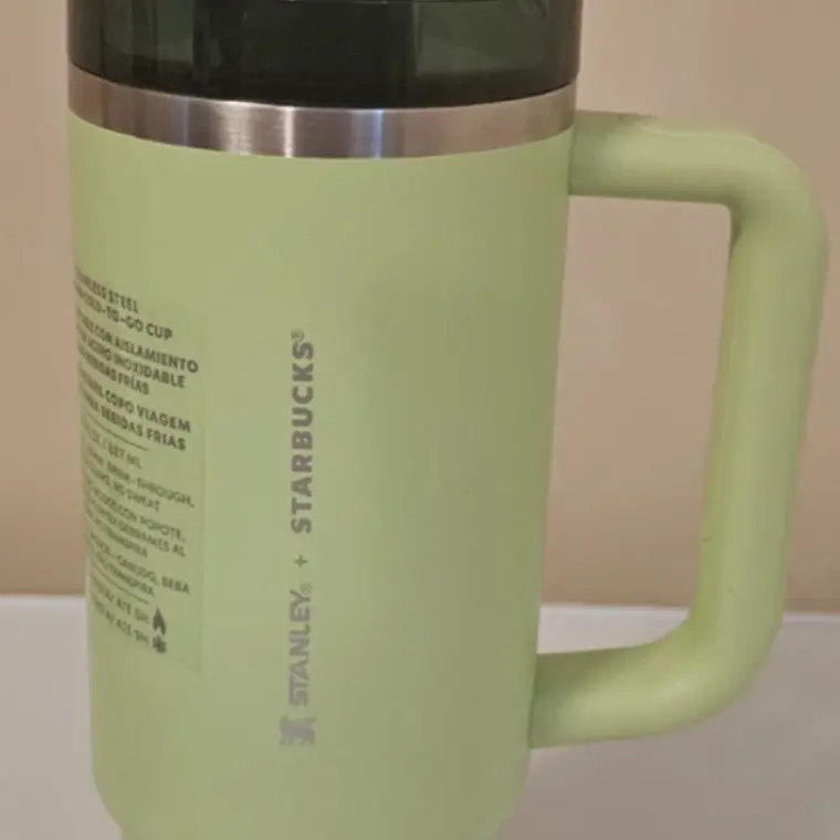 TUMBLER DE ACERO VERDE PISTACHO 30 OZ (≈ 887 ML) 2