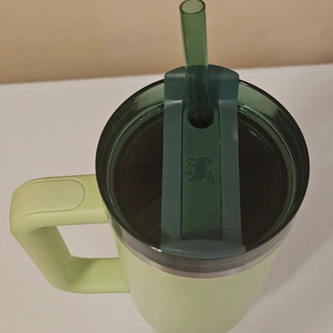 TUMBLER DE ACERO VERDE PISTACHO 30 OZ (≈ 887 ML) 3