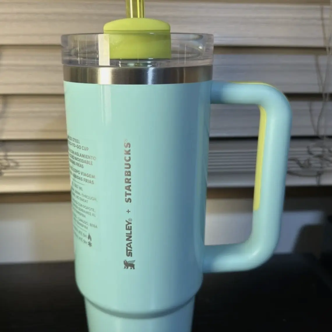 TUMBLER DE ACERO VERDE MENTA 30 OZ (≈ 887 ML) 4