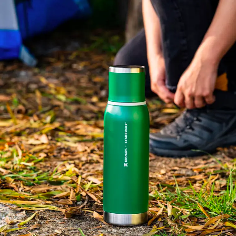 BOTELLA TÉRMICA DE ACERO VERDE OSCURO MATTE DE 25 OZ (≈ 739 ML) 3
