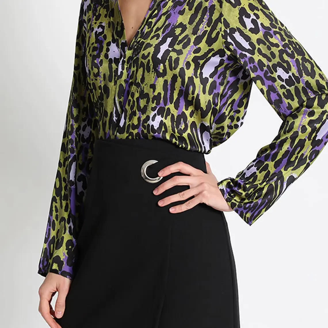 BLUSA MAO SATÍN ESTAMPADO ANIMAL, VERDE, COLECCIÓN ITALIA (TALLA XL) 1