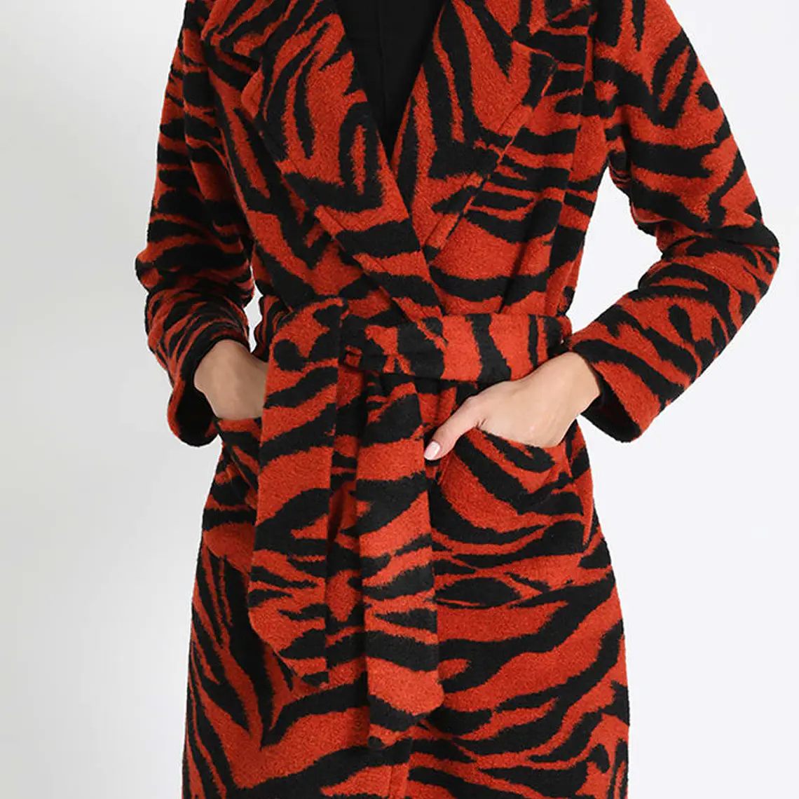 ABRIGO RECTO SIN FORRO ESTAMPADO, ROJO, COLECCIÓN ITALIA (TALLA L) 2