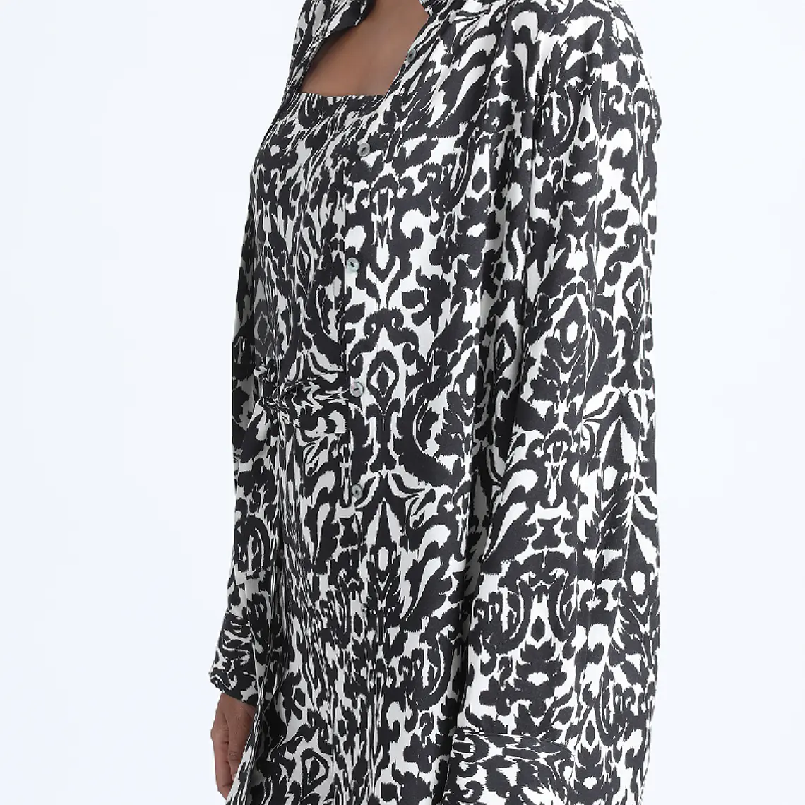 BLUSA M/L CAMISERA AMPLIA TIPO TAPADO CON ESTAMPADO ETNICO NEGRO (TALLA S) 5