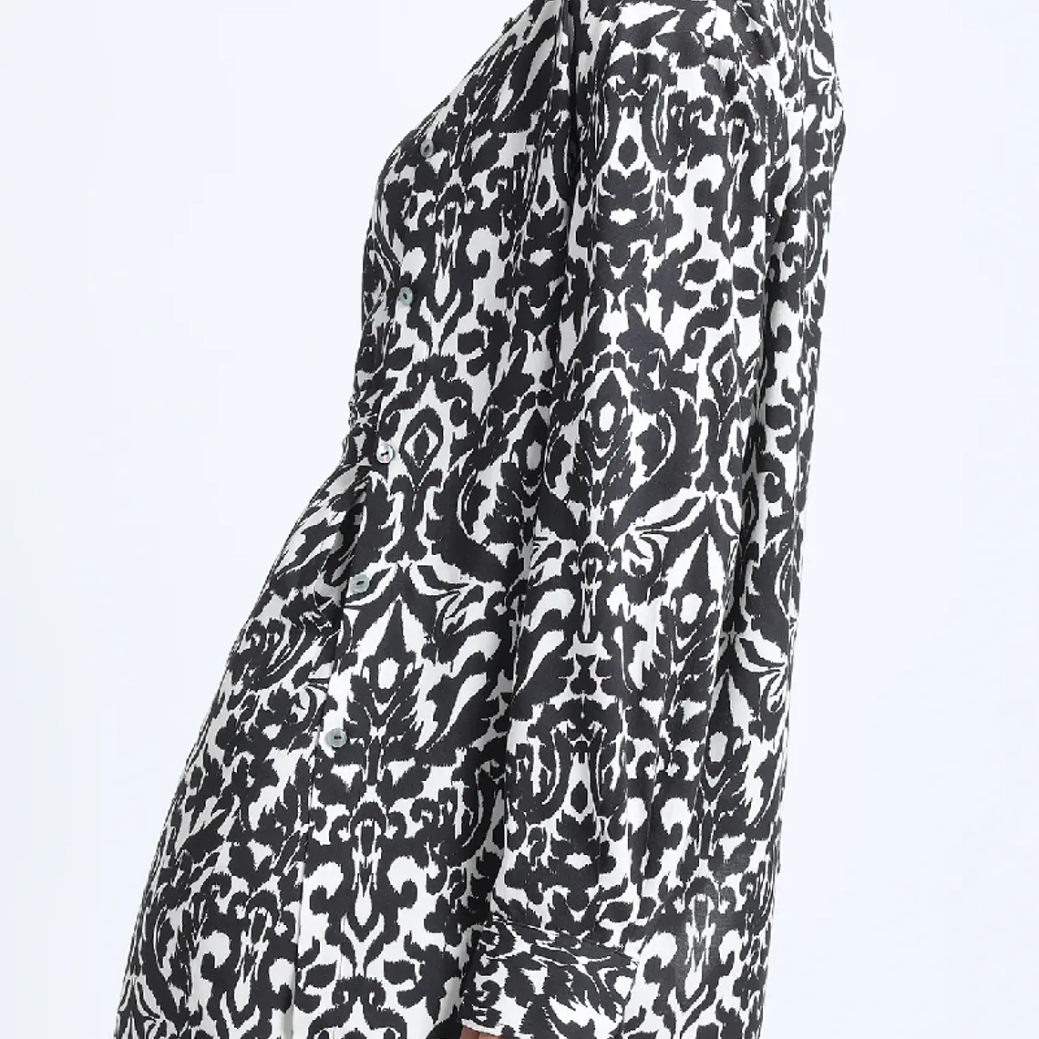 BLUSA M/L CAMISERA AMPLIA TIPO TAPADO CON ESTAMPADO ETNICO NEGRO (TALLA S) 6