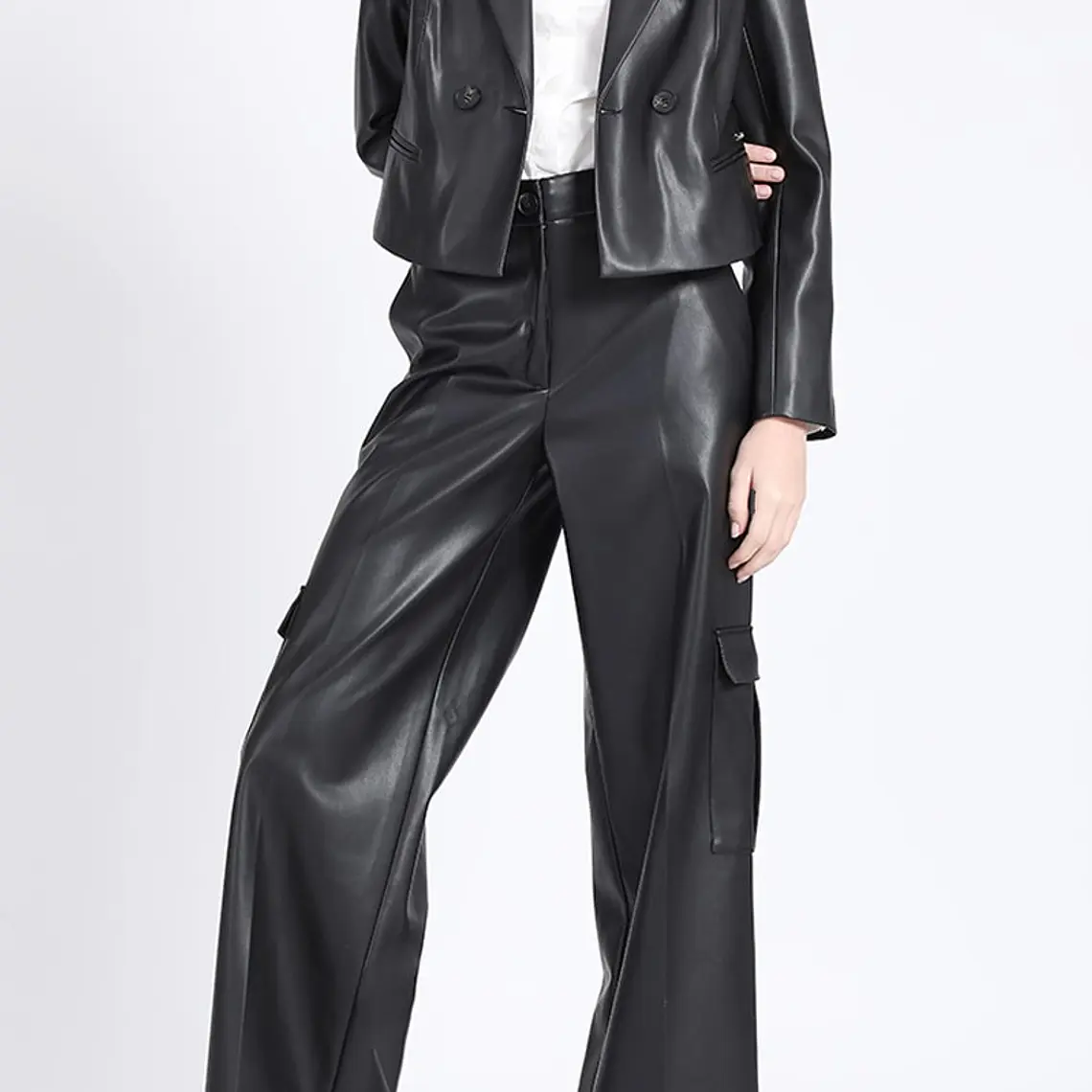 CHAQUETA BLAZER CORTA CRUCE DOBLE ECOCUERO NEGRO (TALLA 42) 3