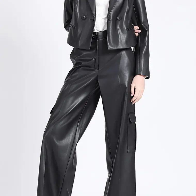 CHAQUETA BLAZER CORTA CRUCE DOBLE ECOCUERO NEGRO (TALLA 42) 3