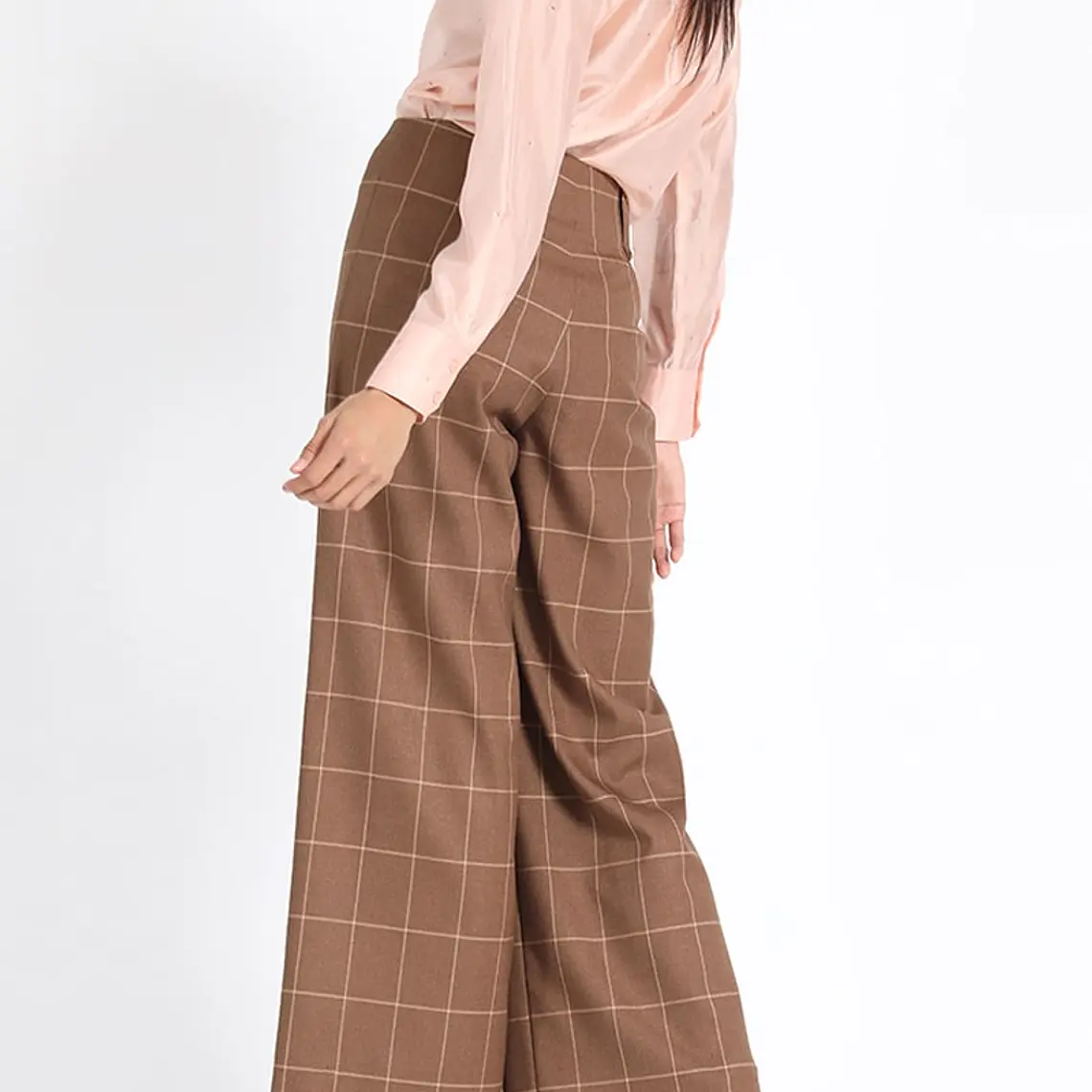 PANTALON ANCHO SIN PRETINA CON PASADORES CUADROS CAFÉ (TALLA 44) 4