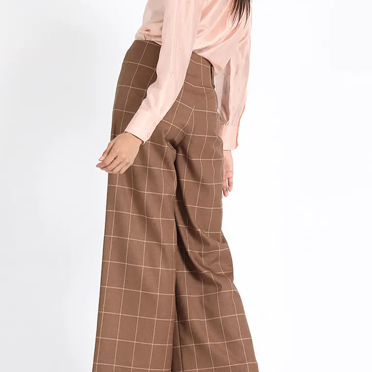 PANTALON ANCHO SIN PRETINA CON PASADORES CUADROS CAFÉ (TALLA 44) 4