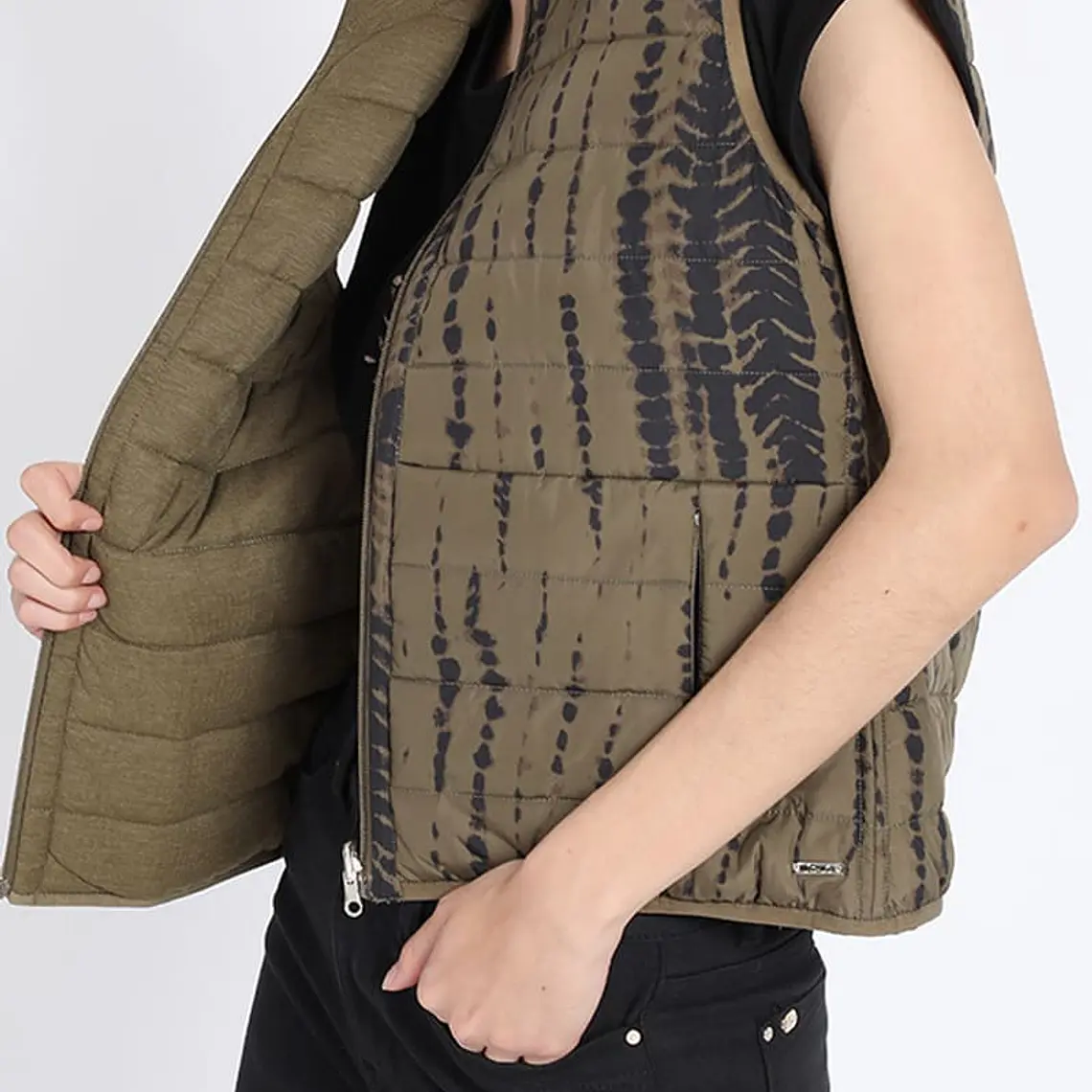 CHAQUETA SIN MANGAS ACOLCHADA CAMO REVERSIBLE VERDE (TALLAS S y M) 3