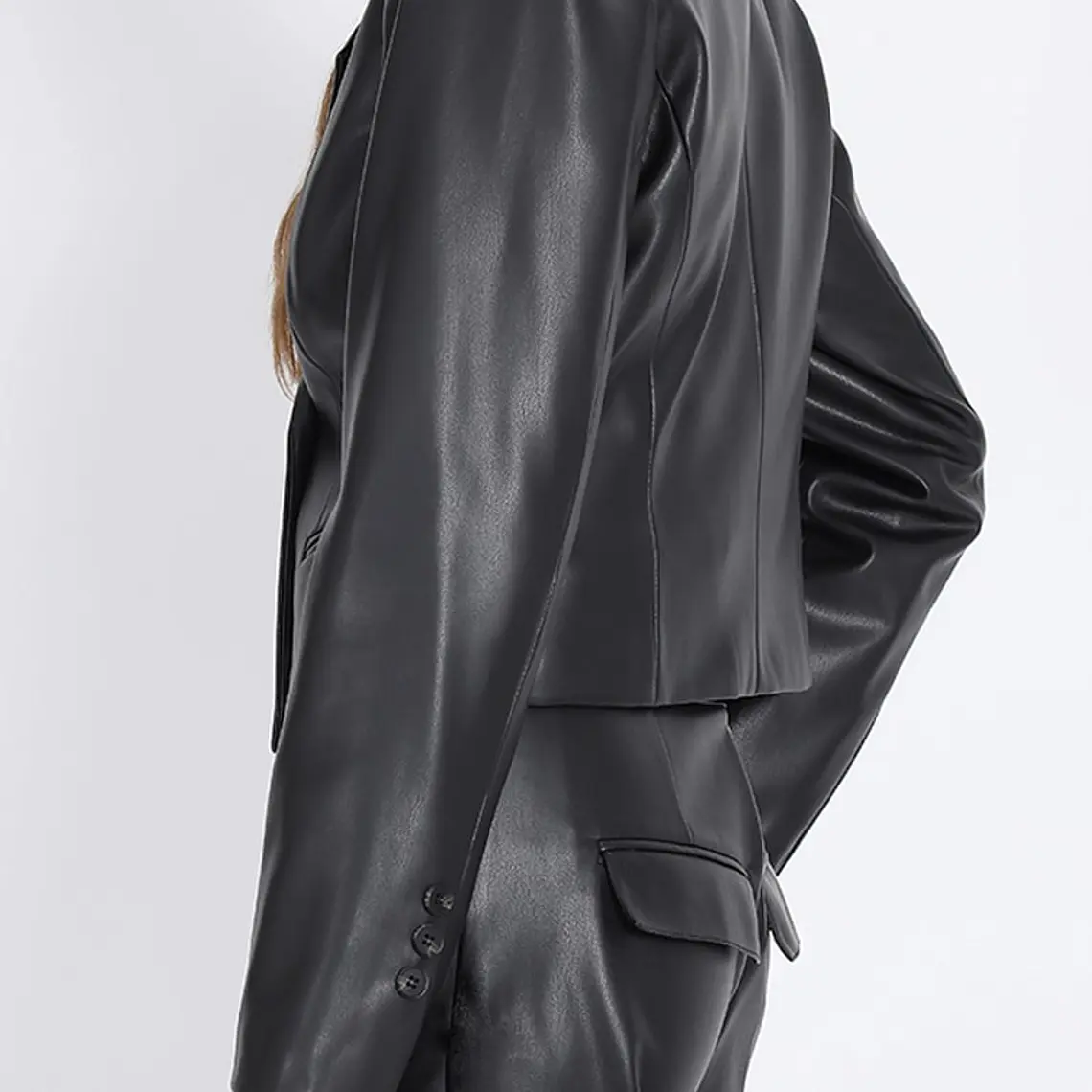 CHAQUETA BLAZER CORTA CRUCE DOBLE ECOCUERO NEGRO (TALLA 42) 5