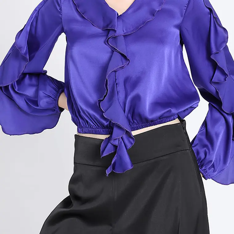 BLUSA M/L ESCOTE V VUELOS INSERTOS ESCOTE Y MANGA VIOLETA (TALLA S) 1