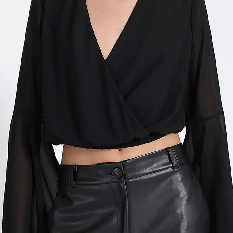 BLUSA M/L CRUZADA ESCOTE V CORTA PUÑO VUELO NEGRO (TALLAS S y M) 2